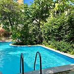 Calamari Homes-Centenario Casa 105 -Walled City